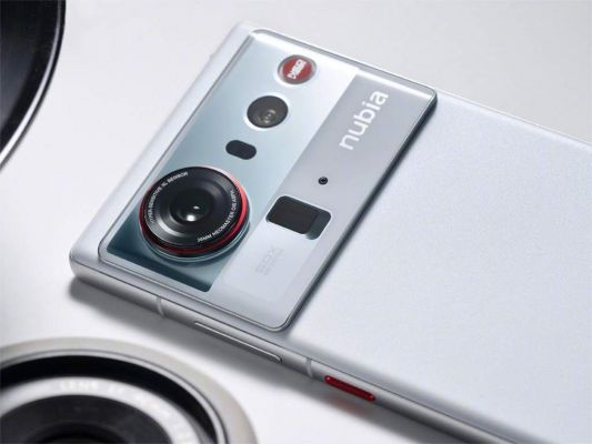 7,200mAh बैटरी वाला शानदार 5G फोन लॉन्च, लेटेस्ट स्नैपड्रैगन प्रोसेसर और 50MP कैमरा ने मचाया धमाल